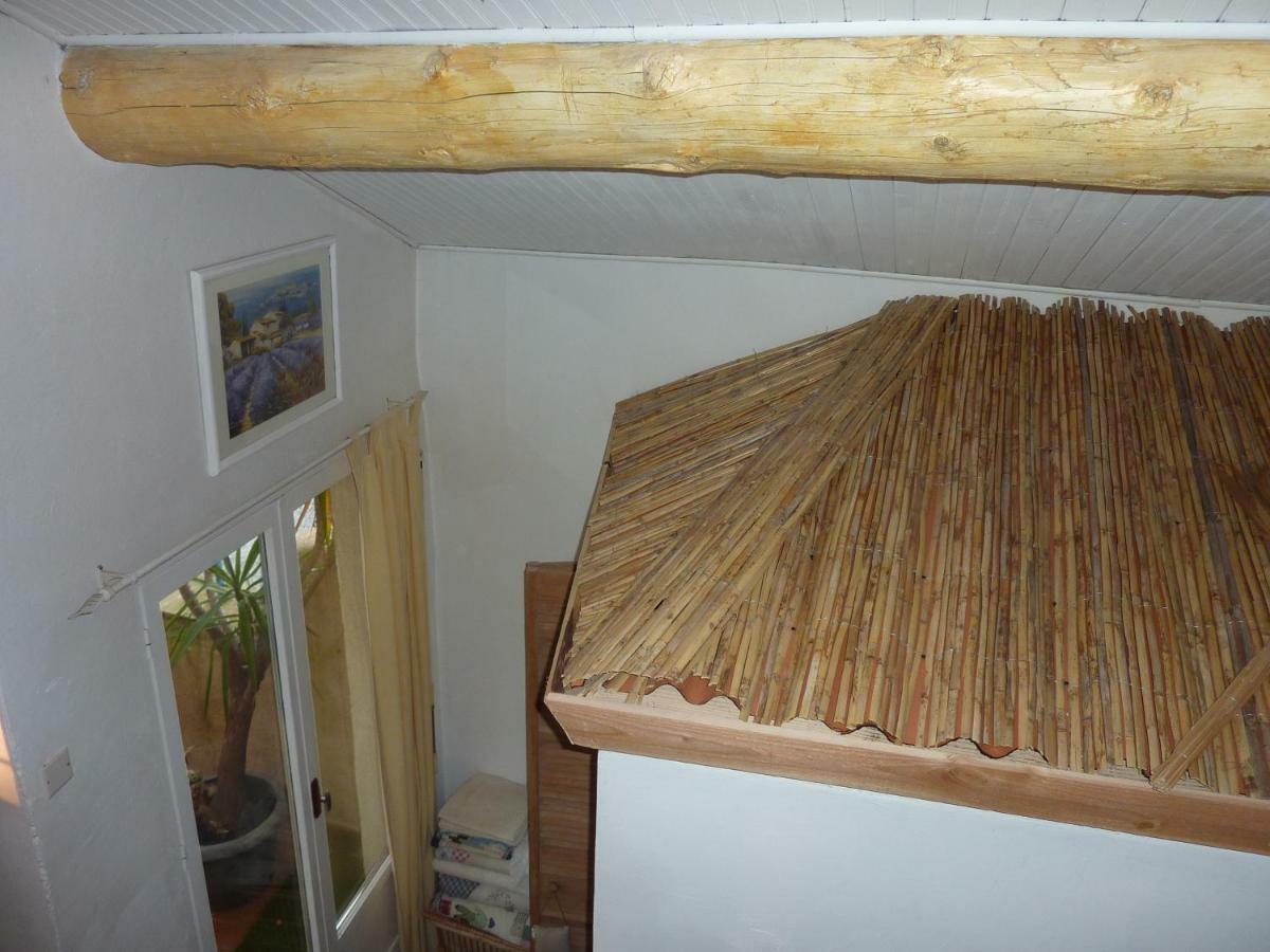 Robion en Luberon Gite Fa Mille Maison Bleu מראה חיצוני תמונה