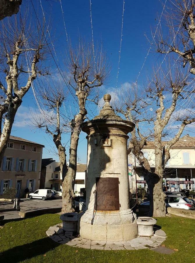 Robion en Luberon Gite Fa Mille Maison Bleu מראה חיצוני תמונה